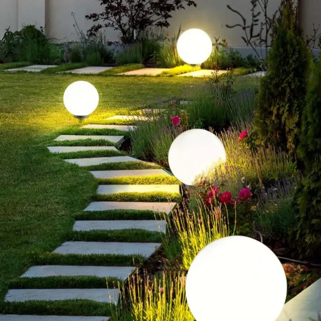 Kugelleuchte, weiß, Ø 40 cm, IP44, inkl. 5m Zuleitung und Erdspieß