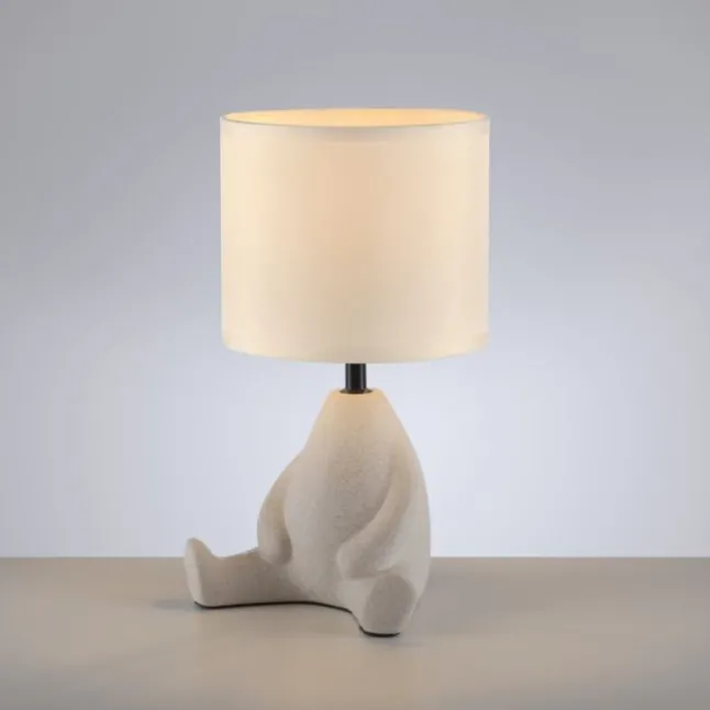 LED Tischleuchte beige Männchen sitzend Stoffschirm mit Schnurschalter